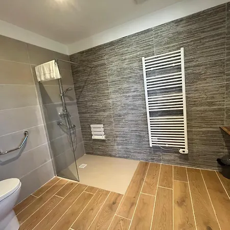 Perigord 14 Personnes Avec Piscine Holiday home *